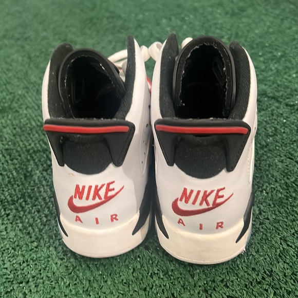 Jordan retro 6 carmine size 4.5y. - Picture 4 of 6